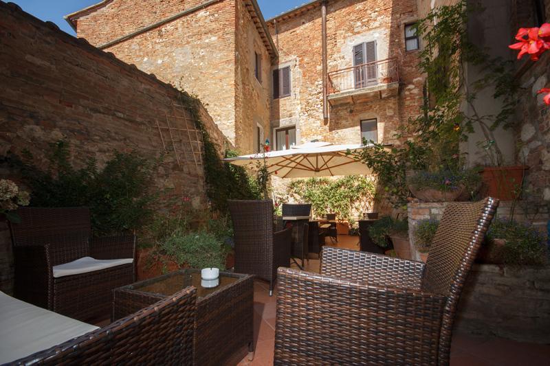 Montepulciano Stazione Albergo Duomo מראה חיצוני תמונה
