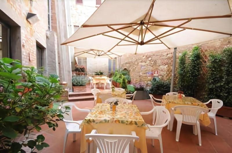 Montepulciano Stazione Albergo Duomo מראה חיצוני תמונה