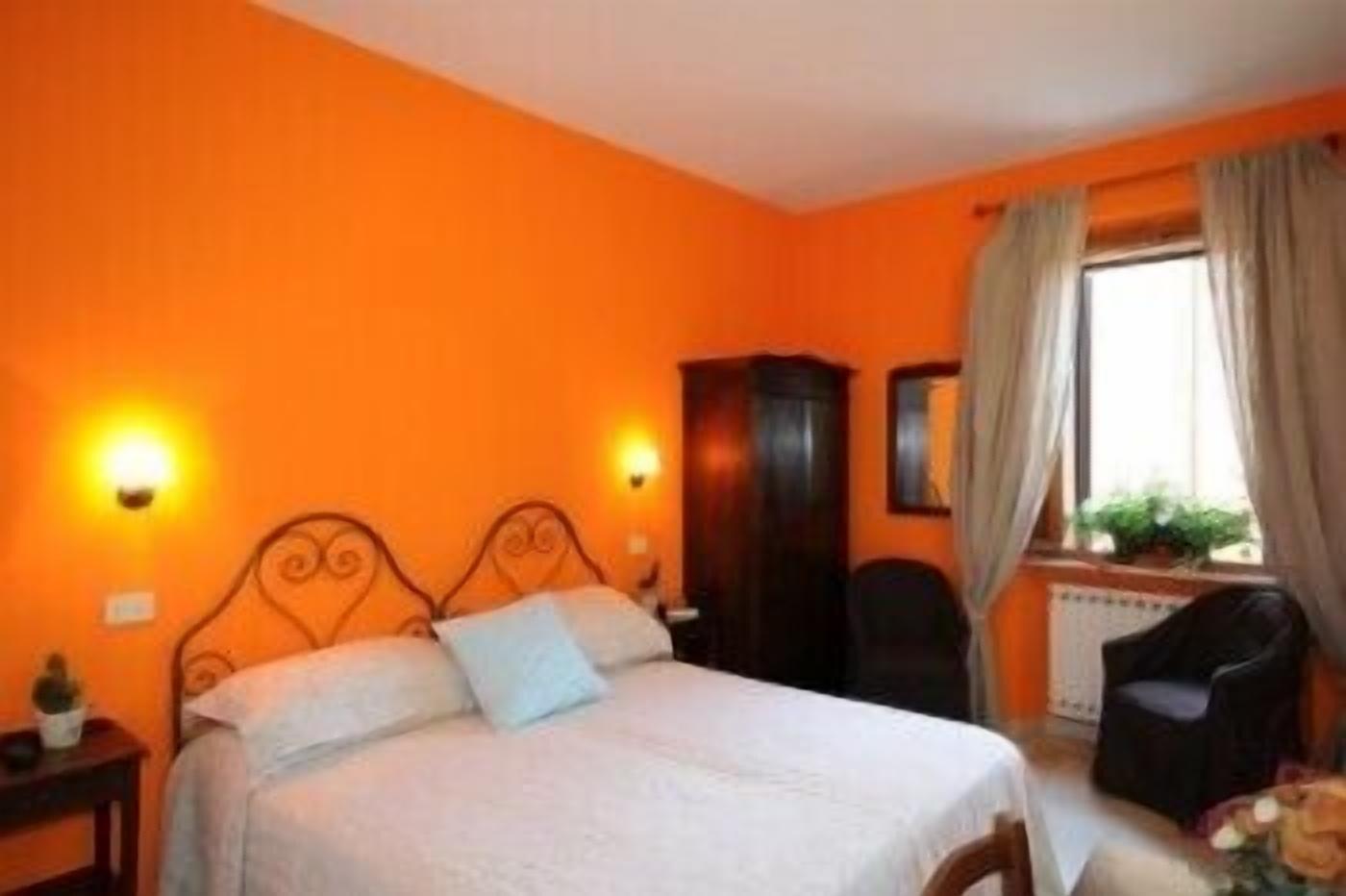Montepulciano Stazione Albergo Duomo מראה חיצוני תמונה