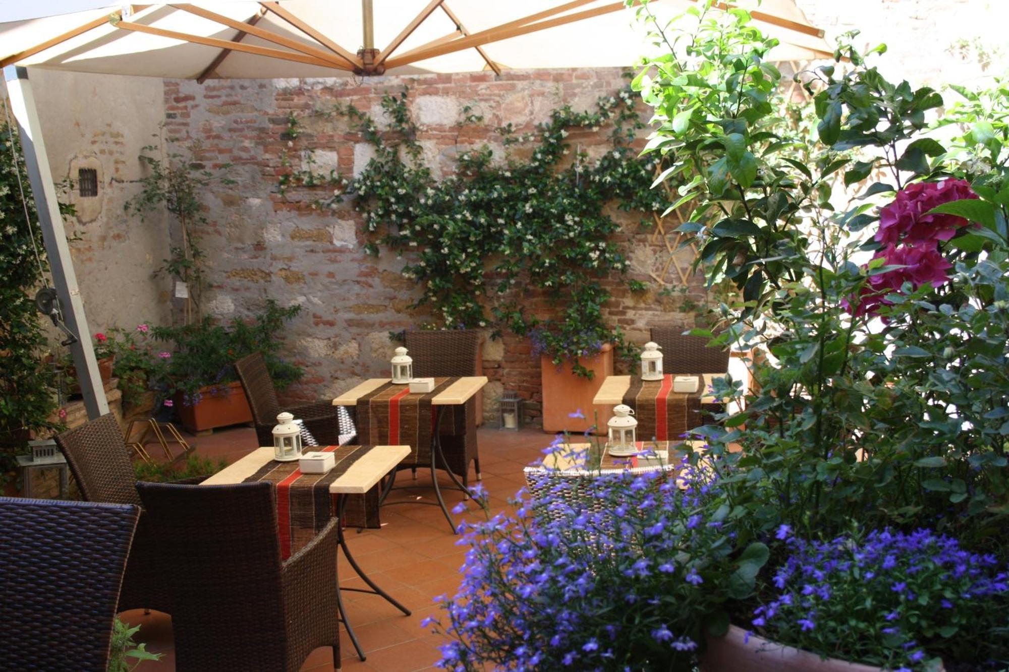 Montepulciano Stazione Albergo Duomo מראה חיצוני תמונה